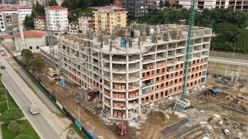 RİZE’DE 992 YATAKLI DEV ÖĞRENCİ YURDU YÜKSELİYOR: ÇALIŞMALARDA YÜZDE 45 SEVİYESİNE ULAŞILDI